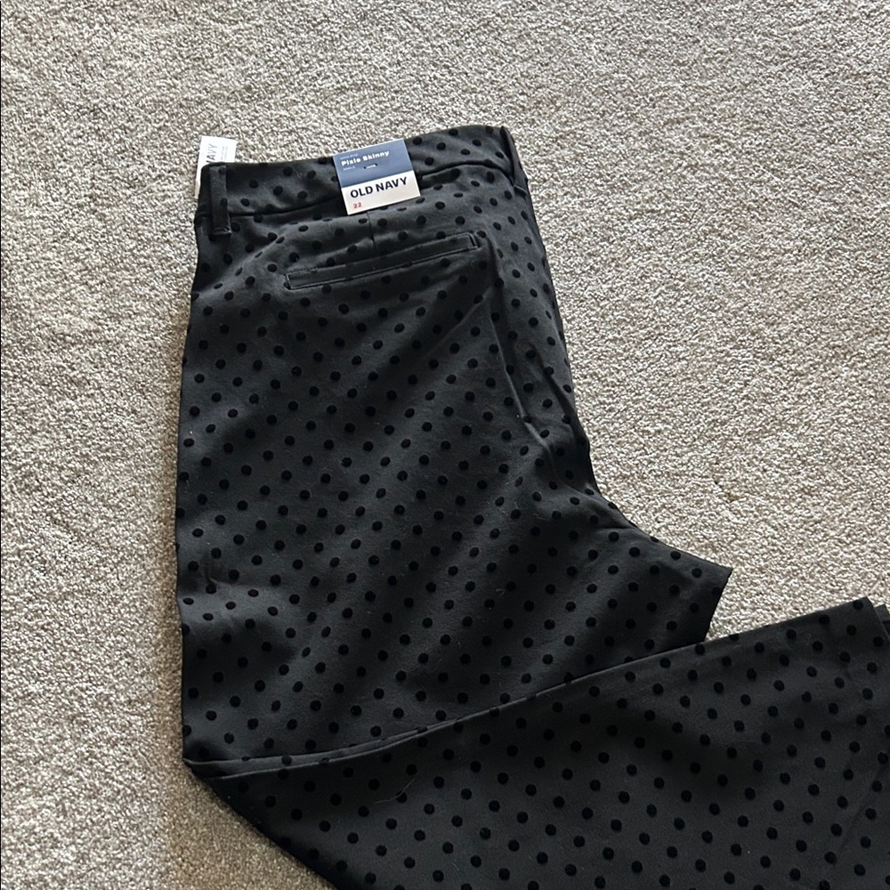 Old Navy Black Polka Dot Pixie Skinny Pants